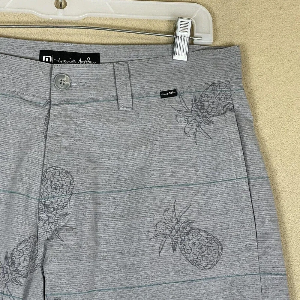 Travis Mathew Shorts Adult 32 Gray Pineapple Print Golf Golfing Lightweight Mens